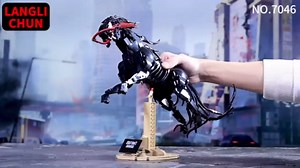 Dark Symbiote Mechanical 2 in 1 Animals Horse Building Blocks Kit Alien Creature Mech Figure Model with Display Stand Cyberpunk Gothic Style Collectible Desk Decor for Adults Teens 858 Pcs
