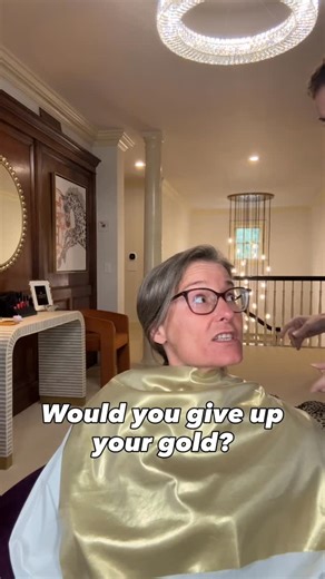 The Color Countess - Color Analyst on Instagram: "Could you give up all that gold? 👀 Ready to discover your ICONIC COLORS 🌈🌈🌈 Now offering VIRTUAL PHOTO ANALYSIS. Drop “ICONIC” below for more info! #coloranalysis #colors #colortheory #bestcolors #coloranalyze #seasons #colorseasons #16seasons #warmundertone #coolundertone #colouranalysisworks #columbusohcoloranalyst"