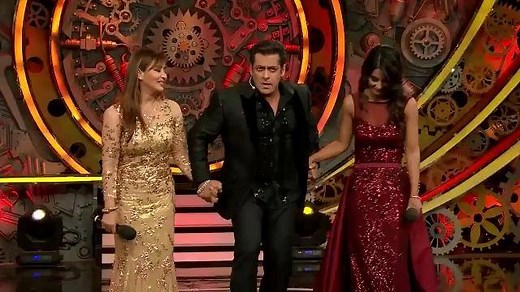 444K views · 2.6K reactions | Revisiting that moment when Shilpa Shinde was finally crowned the winner of #BB11 #BB11Finale COLORS TV (via @BiggBoss) | BollywoodHungama.com | Facebook