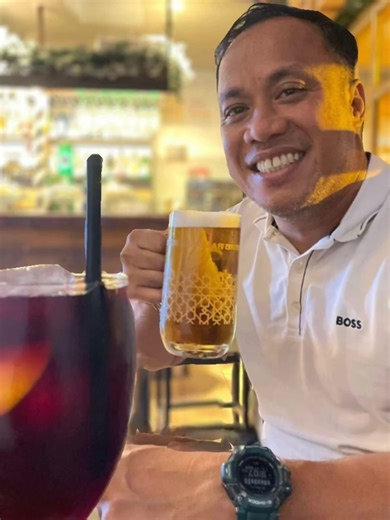 Capping our last night in Barcelona with sangria and Alhambra Lager!!! 🍻 #chickendoctor #datenight #sangria #Barcelona