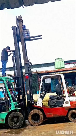 Forklift Main Mast Lift Installation Guide