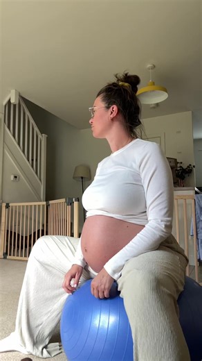 Why do due dates even exist 🙄 I totally recommend adding two weeks onto your NHS due date and just getting your heart set on that and then when they’re early you’ll be buzzing, and you’ll never be late 😂 I have my heart set on a June baby but I have the potential to teeter into July 😭 #pregnancyjourney #39weekspregnant #thirdtrimester #thirdtrimesterbelike #pregnancy #pregnant #pregnantlife #pregnancytiktok #spendthedaywithme #maternityleave #pregnancysymptoms #40weekspregnant #junebaby