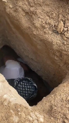 اللہ تعالی ہمیں نیک عمل کرنے کی توفیق عطا فرمائے کمنٹ میں امین کہہ کے اس ویڈیو کو اگے ضرور شیئر کیجئے گا | DarkHub