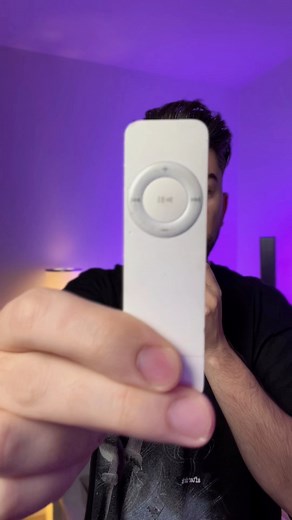 20K views · 191 reactions | Care este primul produs Apple pe care ti l-ai cumparat? #tech #gadgets #techtok #apple #ipod #curiozitati | Andrei Ciortan - adsensei | Facebook