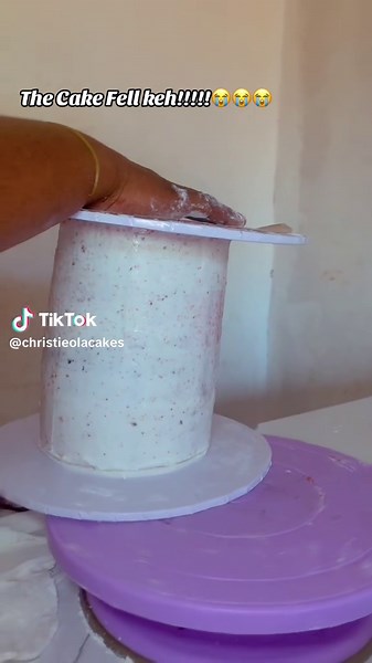 Bakers heart when Flipping ehnnn #CapCut #targetaudience #trending #supportsmallbusiness #creatorsearchinsights2025view🙌goviral #creatorsearchinsights2024 #ekitibaker #trending #iwantogoviralplease #bouestistudents🎉💝 #ekititrends