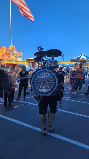 The One Man Band Marc Dobson explains how he plays 9 different instruments and shows each one! | Carowinds Fans Only