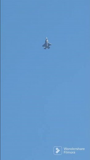 F-35 Lightning performing a Fallen Leaf maneuver | AERO INDIA 2023