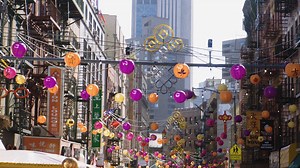 ️ Notre outil #Webex lance les traductions en temps réel et vous connecte désormais au monde entier, sans limite d’âge, d’origine, de genre ou de langue. Pour faire du partage le seul langage universel.  Avec cette nouvelle fonctionnalité, nous connectons les passions entre elles et permettons à chaque idée de s’exprimer de manière universelle !  | Cisco | Facebook