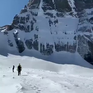 The holy Mount Kailash, known as the Abode of Lord Shiva, is defined in the Hindu religion as ‘Heaven on Earth.’ The 22,000 feet of tall mass of black rock covered by white glowing snow is stated to be one of the most worshipped mountains in the world. The holiness of the mountain and the various legends related to it have been on the rounds even before the great Hindu epics, the Ramayana and the Mahabharata were written. The place is full of great mysteries, superior beliefs and folklores relat