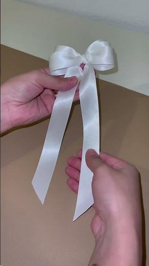 Two ways to cut the end of your ribbon! 🎀#howto #ribbon #bow #diy