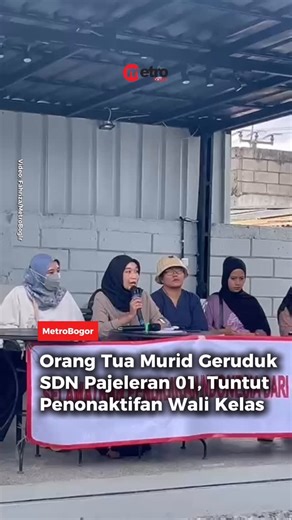Metro Bogor on Instagram: "Sejumlah orang tua murid kelas SDN Pajeleran 01, Kecamatan Cibinong, Kabupaten Bogor, menuntut penonaktifan wali kelas mereka, Sujana dari kegiatan belajar mengajar. Tuntutan itu muncul menyusul dugaan praktik diskriminasi, pelanggaran etika profesi guru, serta ketidakadilan dalam penilaian akademik. Para orang tua menilai, tindakan yang dilakukan oknum guru tersebut bertentangan dengan filosofi pendidikan Jawa “guru digugu dan ditiru”, di mana guru seharusnya menjadi
