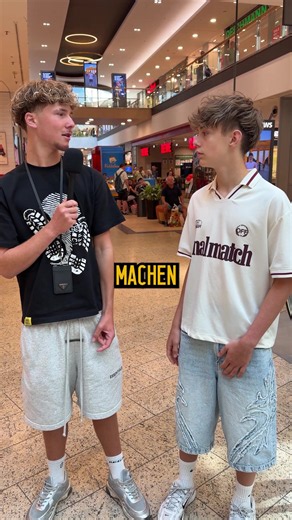 Was würdet ihr machen? 😌 #eastgate #berlin #spass