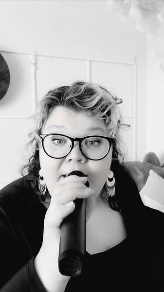 Valkoinen ruusu Pauliina Sormunen