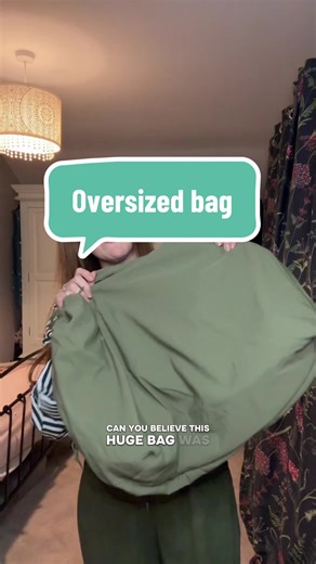This oversized shoulder bag just makes sense 😮‍💨 It’s lightweight, fits EVERYTHING, and the multi-pocket design actually keeps things organised. The soft raincoat-style material is perfect for everyday use — especially if you’re always on the go. Plus it comes in so many colours 🤍 #tiktokshopfinds #tiktokshopfashion #shoulderbag #travelbag #fashionfinds
