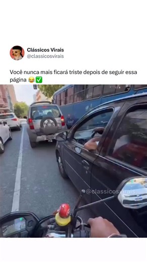 Clássicos Virais on Instagram: "Bora fazer essa viagem no tempo comigo? 🕰️✨ Tem coisa aqui que só quem viveu vai sentir aquele quentinho no coração de nostalgia… Os CDs chegaram ao Brasil em 1985 e pareceram coisa de outro planeta 💿🚀. O som era mais limpo, mais moderno… e, aos poucos, a boa e velha fita K7, que reinava absoluta nos walkmans, foi ficando pra trás. O primeiro celular nasceu em 1983 📞, mas esquece smartphone… era praticamente um “tijolo” gigante 😂. Pesado, caro e exclusivo pra