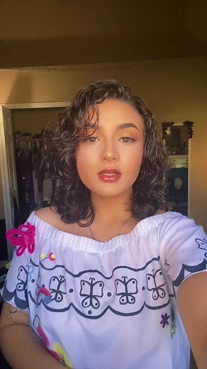 Mirabel Madrigal Cosplay in Disney's Encanto - Twitter Linktree