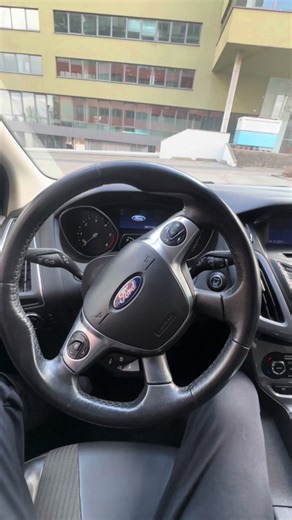 🚘 Ford Focus 📅 Рік випуску: 2014 🛣️ Пробіг: 230 000 км 🛠️ Двигун: 2.0 дизель | 110 кВт ⚙️ Коробка передач: Механічна 💺 Комплектація: ✅ Датчик дощу ✅ Запуск двигуна кнопкою ✅ Система Start/Stop ✅ Підігрів сидінь ✅ Електрорегулювання сидінь із пам’яттю ✅ Безконтактний доступ ✅ Електроскладні та підігрівні дзеркала ✅ Охолоджувана бардачок ✅ Мультифункціональне кермо ✅ Регулювання керма ✅ Підсилювач керма ✅ Запасне колесо ✅ Підігрів лобового скла ✅ Підігрів дзеркал ✅ Роздільні задні сидіння ✅ I