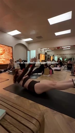 Training the next generation of instructors working beside my angel @floweatrepeat . 🤍 Such a blessing and an exciting process getting to teach a whole new group of students. Always going back to the fundamentals. @coeurpilatesoc #pilateseducation #pilatescertification #pilatesbydani