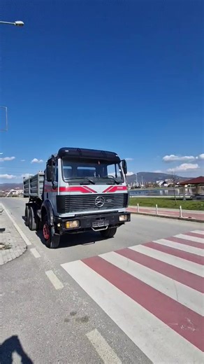 Mercedes Benz 2629: The Power of a V8 Truck