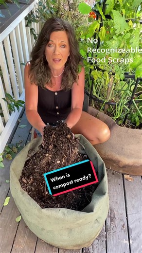 Do you know how to tell when compost is ready? Watch, I’ll show you - www.calikimgardenandhome.com #composting #howtocompost #compost #organicgardening #calikim #growyourownfood