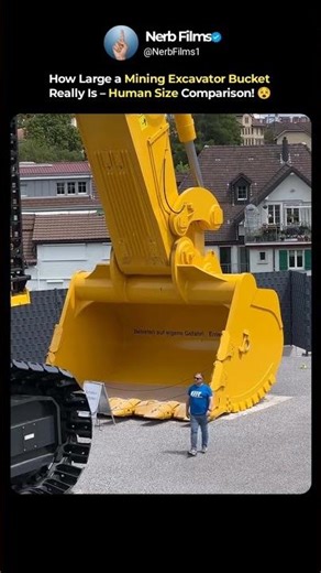 How Large a Mining Excavator Bucket Really Is – Human Size Comparison 😱