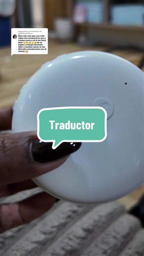 Respuesta a @@MailindelRisco Este traductor portátil con IA es ideal para practicar idiomas y facilitar conversaciones en español e inglés. Compacto, inalámbrico y fácil de llevar, funciona como compañero de práctica para mejorar la comunicación y usarlo en viajes, estudios o conversaciones cotidianas. #TraductorDeIdiomas #PracticarIngles #AprenderIngles #TikTokShopStockUp