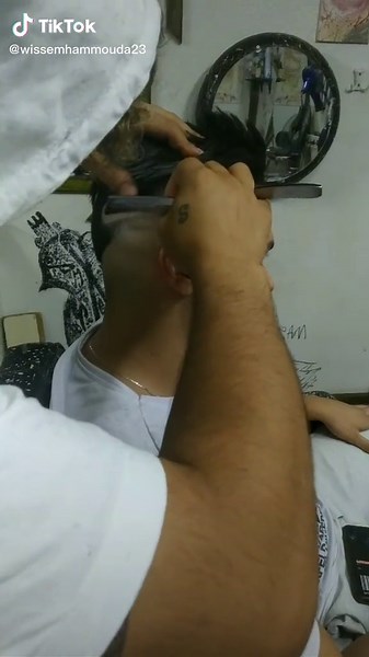 Barber Shop Haircut: Stylish Transformation in Tunisia