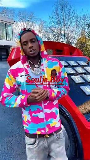 Soulja boy has a Telephone Car!!! 😮😍