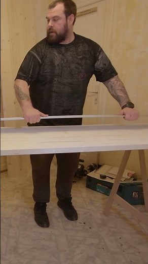 je construis un meuble pour une oeuvre d'art