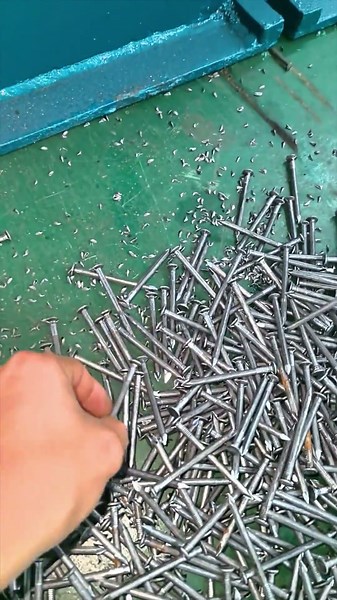 500-650pcs/min High-speed Nail Making Machine Best Price for Sale