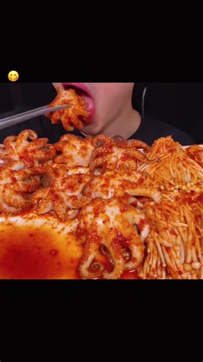 Delicious squid with crispy mushrooms🤤