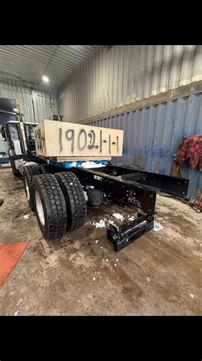 From mechanical, hydraulic, electrical, fabrication and welding , paint and lettering. We have the most talented people on staff taking pride in what we do and getting it done! #garbagetruck #frontloader #peterbilt #wastecollection #drivelinetruckandtrailer | Driveline Truck&Trailer