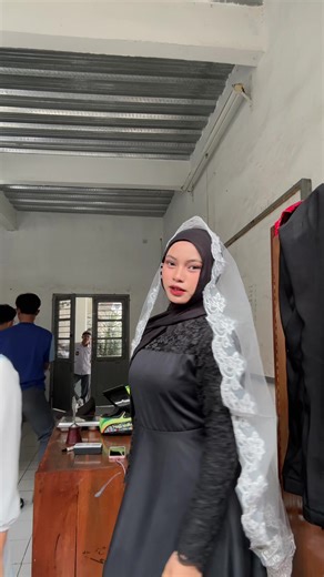 Fantastisnya Tugas Cosplay Osaragi