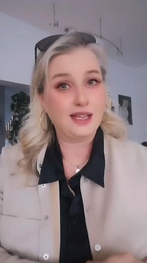 @daphnedeluxeoffiziell #tiktok #alpensqwaw_510 #lustig #lipsync #spass #beklopptmit❤️ #comedy #lipsynccomedy #tiktokerin #😂😂😂 | Alpensquaw Birgit