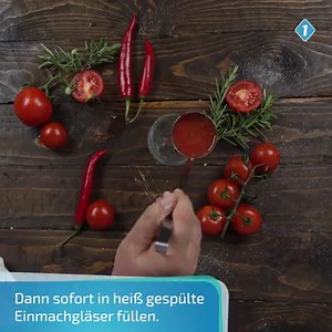 🍅 Ohh, ist die fein! Wer heuer auch so viele Tomaten ernten konnte, wird sich über dieses Rezept für eine Tomatenmarmelade freuen, denn die schmeckt sauguad - mit Kick! 🍅 | BAYERN 1