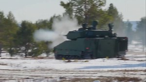 配备4面相控阵雷达，千米外能首发命中无人机，丹麦接收新型 CV9035MK3C步兵战车，并进行实弹测试！_哔哩哔哩_bilibili