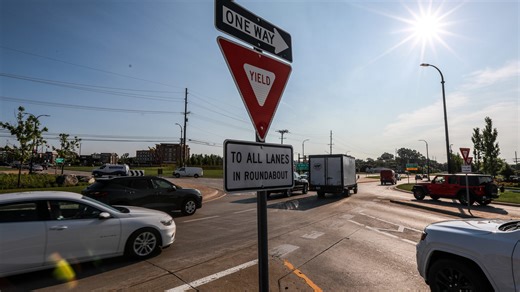How to navigate a roundabout