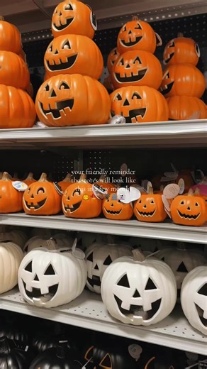 i'm sooooo ready for halloween stuff to hit the shelves 😭🎃🦇🍁 #halloweenmood #halloween2026 #halloweenhunting #spookyseason #codeorange @TJ Maxx @HomeGoods @At Home @American Eagle @Michaels Stores