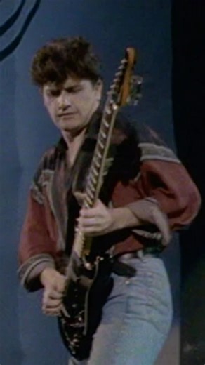 40 years ago today, Simple Minds released 'Sanctify Yourself' 🕊️ #SimpleMinds #LiveMusic #80s