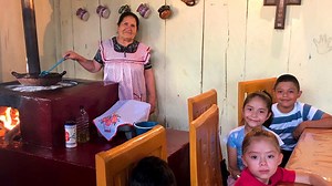 Receta para Consentir A La Familia De Mi Rancho A Tu Cocina, mi gente consientan a su familia con esta comida bien sabrosa y aparte nutritiva y para el frio que ya empieza con las lluvias, esta receta es muy fácil y bien sabrosa. #mexico #demiranchoatucocina #receta Quiero darles las gracias por todo el apoyo que me han dado y sus comentarios tan bonitos que me escriben. yo los quiero mucho. Que Dios me los bendiga | De Mi Rancho A Tu Cocina