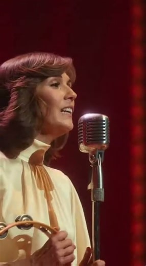 Karen Carpenter Performs With John Lennon At The Royal Albert Hall, London, UK Part 2