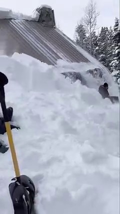 That's one way to clear a roof! 😂 📹: unknown Please DM for credit. #roof #roofer #roofing #roofershelper #snow #snowremoval #snowstorm | The Roofer's Helper