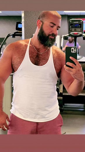 #hairy #muscle #fit #fitness #bodybuilder #bodybuilding #beast #thick #beard #beef #beefy #beefyboys #tanning #summer #summervibes