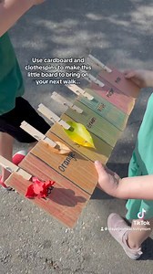 Try this outdoor nature color scavenger hunt on your next family walk! #outdooractivitiesforkids #kidsgames #kidsfun | Stay at Home Activity Mom