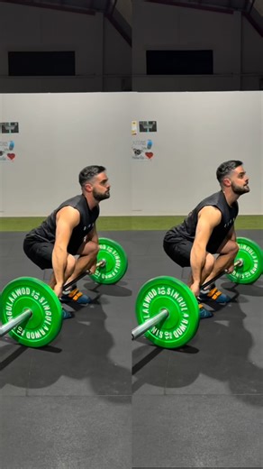 Abraham | La Pizarra del Coach on Instagram: "⚠️MEJORA TU POWER/SQUAT CLAN (sin dar pena)👇🏼 Empiezas la cargada y lo primero que sube no es la barra: es el culo. Resultado: el primer tirón deja de ser un clean y pasa a ser un peso muerto mal disimulado. A partir de ahí, todo lo que viene después es una fiesta, de las malas. Pero a la que además, a ti no te han invitado… (hay que ser malo para esto … jeje) Broma, te explico: ❌ Qué está pasando — Las caderas suben demasiado pronto — Pierdes la p