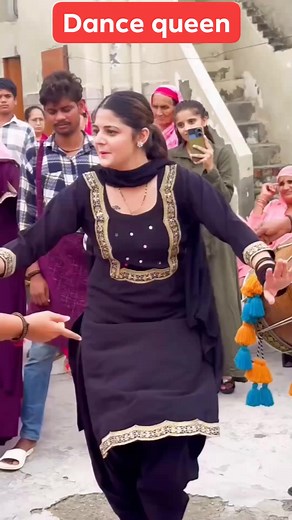 289K views · 21K reactions | Dance queen #reels #fbreels #trending #virals #OMG #goviral #dance #dhol #queens | Mela lovers | Facebook