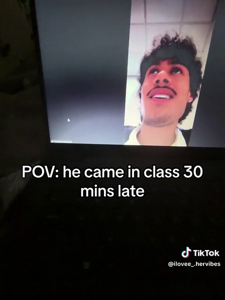 Funny Interaction in College Classroom