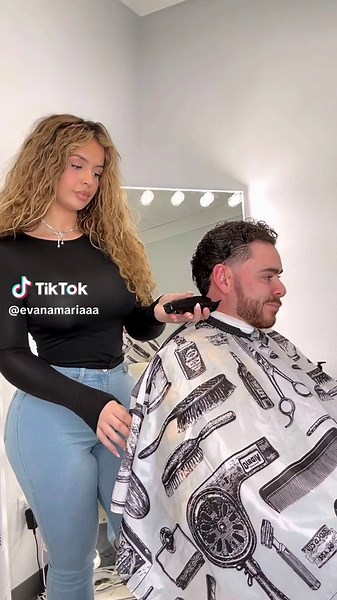 These are actually my favorite haircuts😍 what do you think? btw no i didnt do his beard #hairstylist #barber #barbergirl #barberlife #barbera #barberia #femalebarber #barbershopconnect #fyp #fade #taper #mullet
