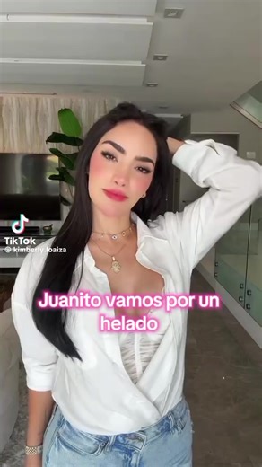 Disfruta de una paleta con Juanito y Kimberly Loaiza