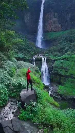Azad_Kashmir_green_mountain_spring_fountain__Natural_buity_In_Pakistan